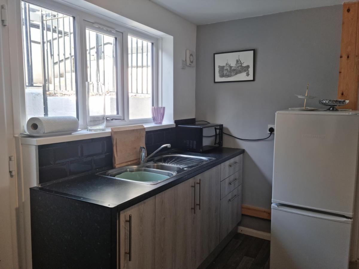Dare Valley Ex Miners Near Zip World Pen Y Fan Waterfalls Holiday home Aberdare