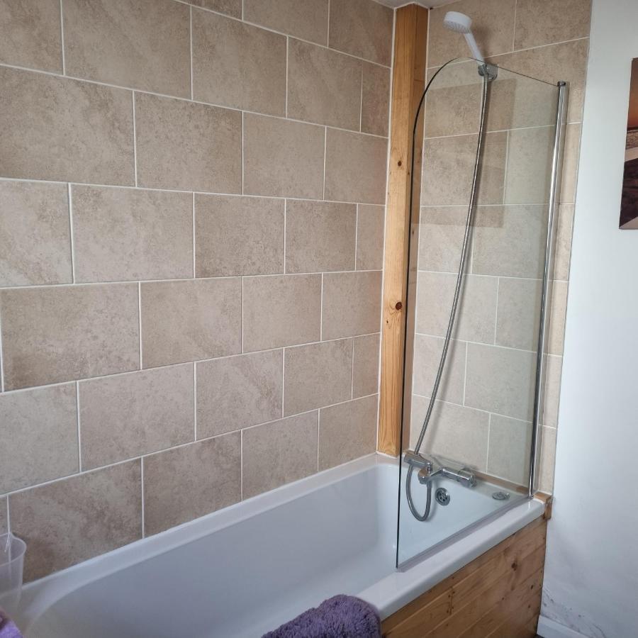 Dare Valley Ex Miners Near Zip World Pen Y Fan Waterfalls Holiday home Aberdare